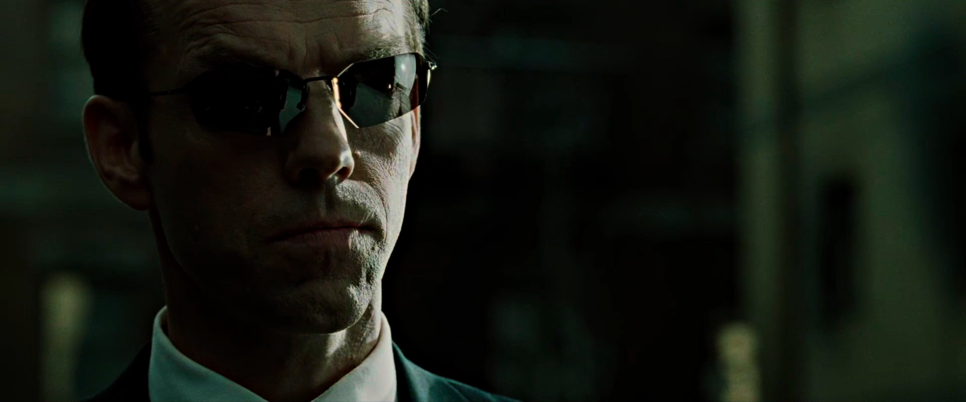 ����� ����